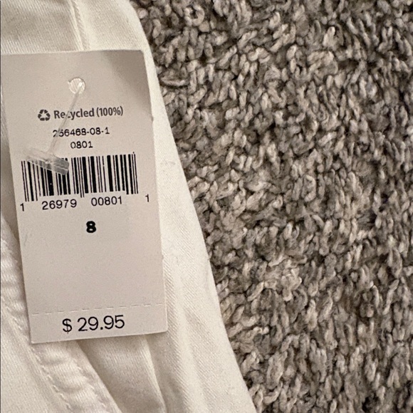 GAP Shorts - Picture 3 of 5